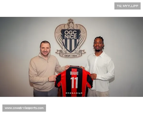 尼斯租借瓦希亮相，记者采访首训情况