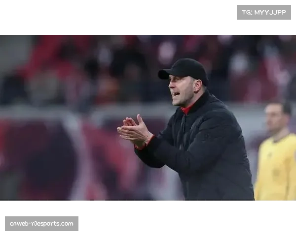 德甲实时：莱比锡开场十分钟即被罚下一人，全员退守半场维持0-0平局